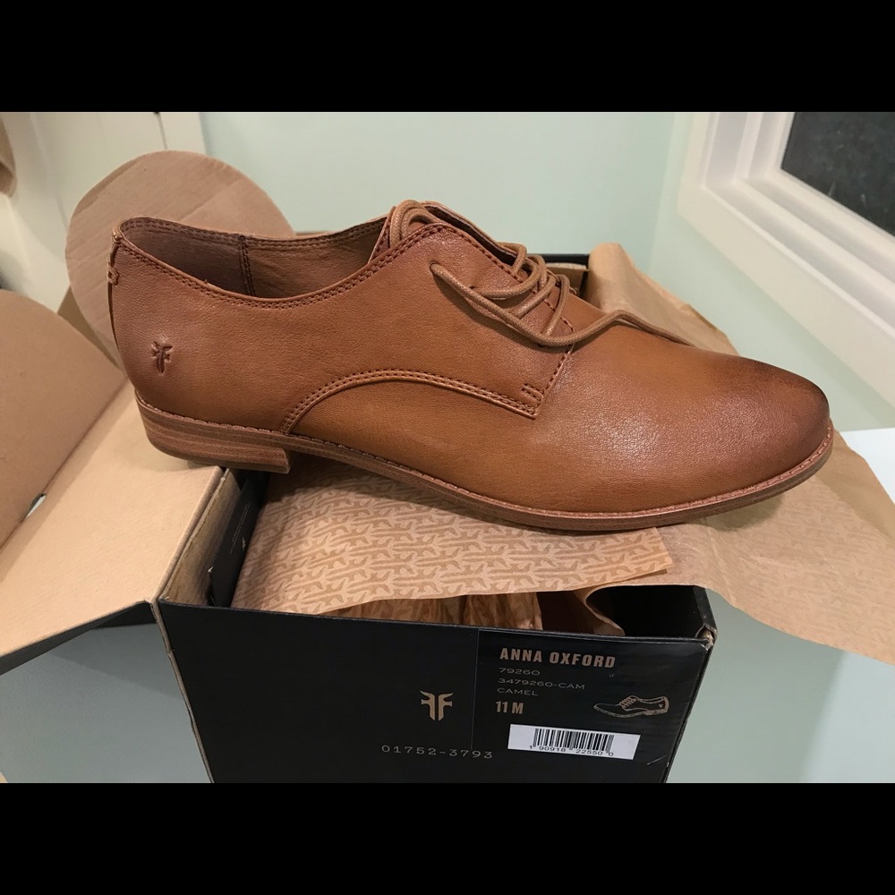 Frye Anna Oxford brand new in box